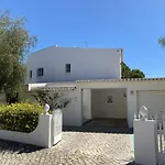 Vivenda Julia E Tavares Βιλαμούρα