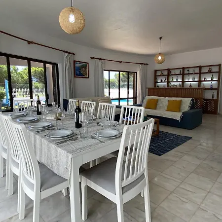 Villa Vivenda Julia E Tavares