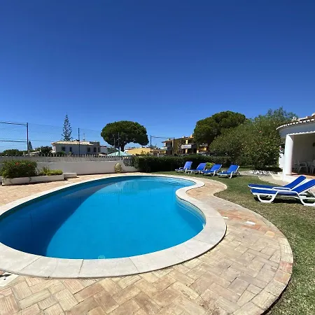 Villa Vivenda Julia E Tavares *